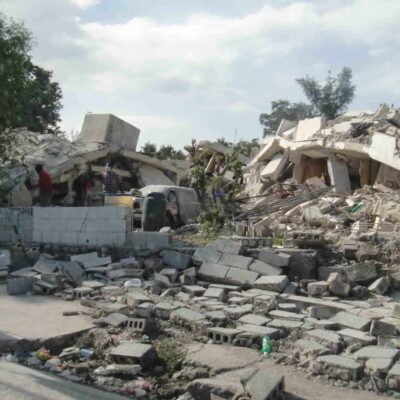 Concrete buildings that have become rubble due to an earthquake